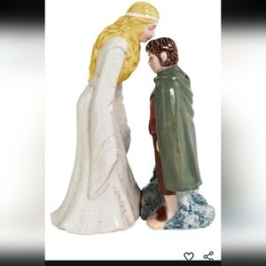 The Lord Of The Rings Rare Salt And Pepper Shaker Frodo Kiss Magnetic SetFiction
